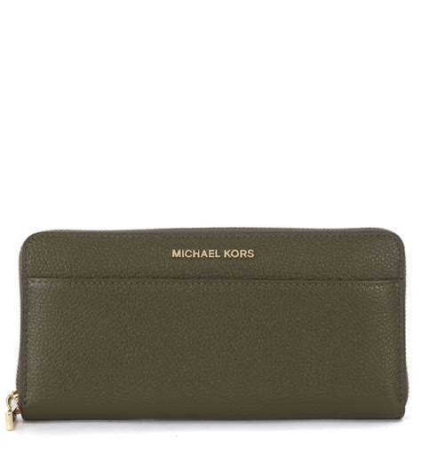 green wallet michael kors.